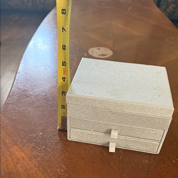 Avon Gilded Treasures Makeup Set Brand New Factory Sealed - Picture 11 of 16